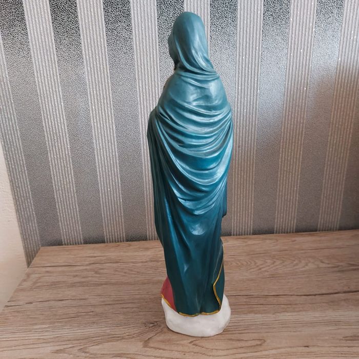 Stara figura Matki Boskiej