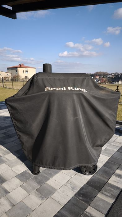 Grill, smoker Broil King Regal Pellet 400, żeliwne ruszta, różen