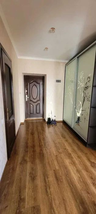Продається 2 кім. квартира з ремонтом в ЖК "Калинова Слобода" район Озера