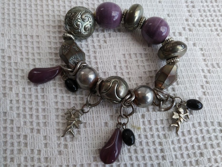 Pulseira prateada com anjos!