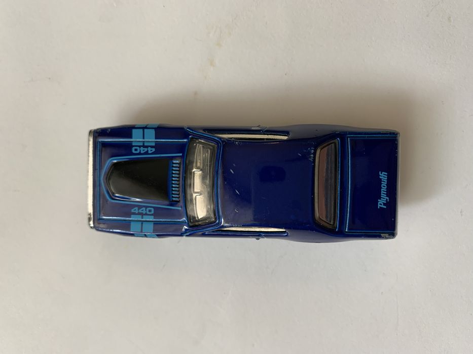 Hot Wheels '71 Plymouth GTX - серия Muscle Mania