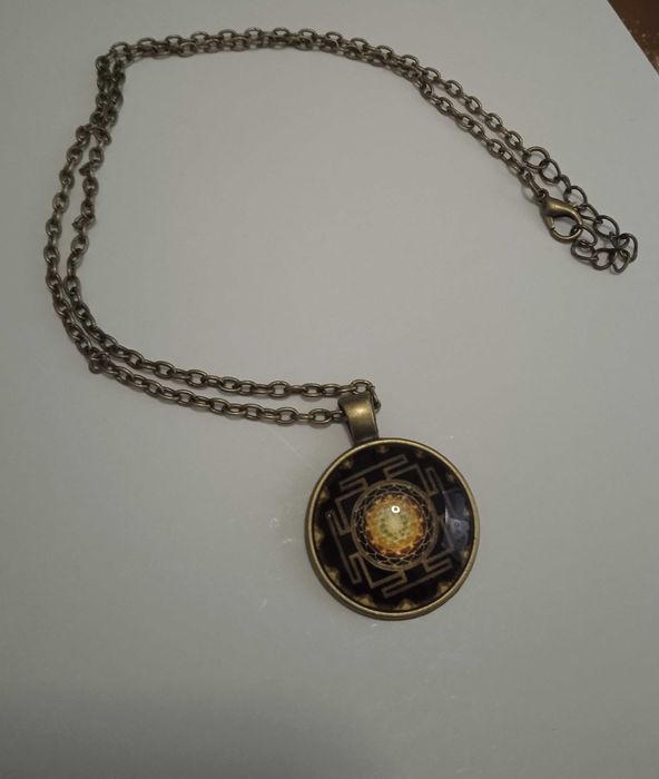 Colar Budista com medalhão