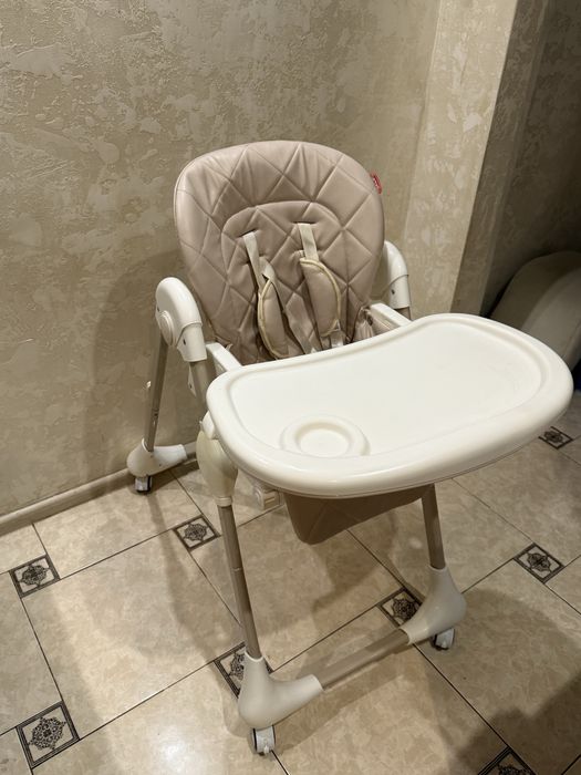 Годувальне крісло