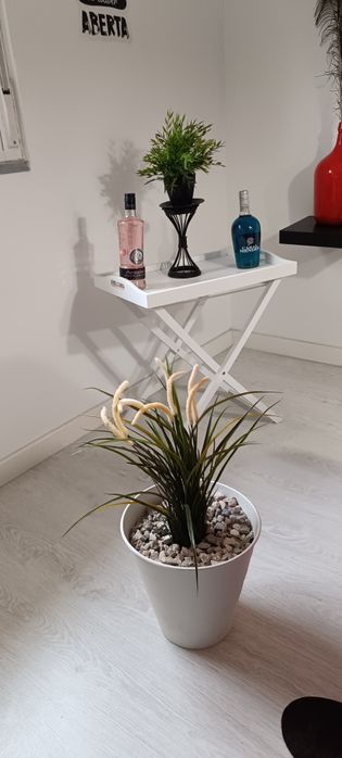 Vaso com planta artificial