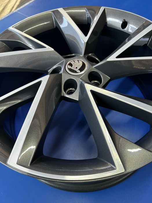 Новий Диск R19 5x112 Skoda Superb Sport Line 8x19 et44 3v0601025ap