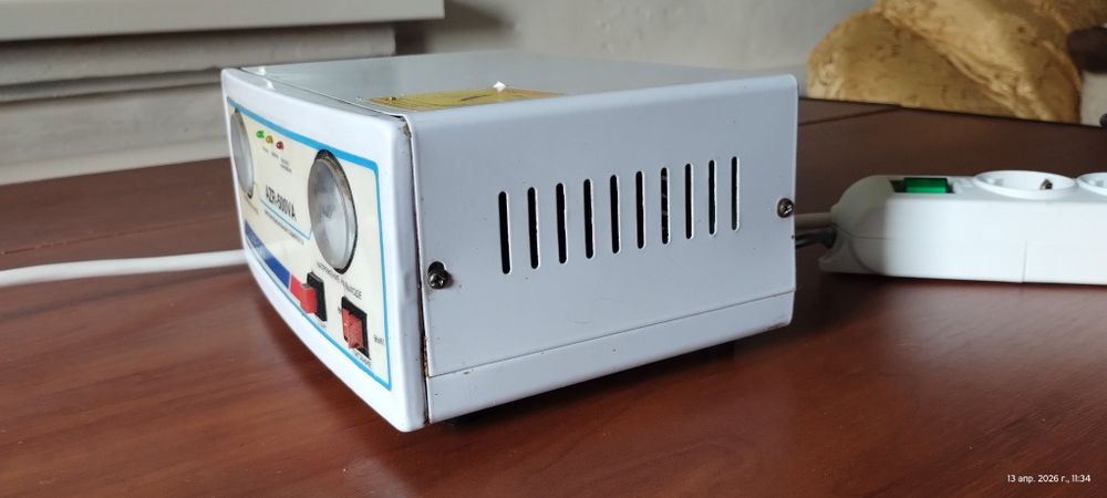 Стабилизатор напряжения Luxeon AZR-500VA
