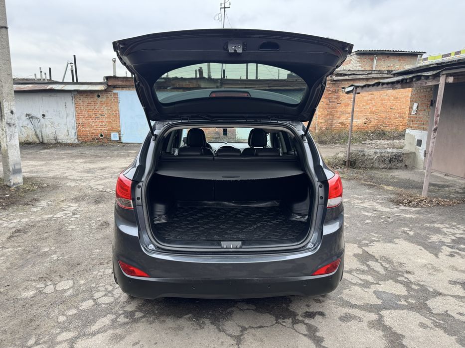 Продам офіційний HYUNDAI IX35 гбо повний привід