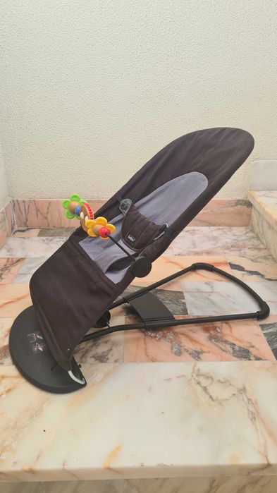 Espreguiçadeira BabyBjörn Balance Soft + Arco de Brinquedos Original