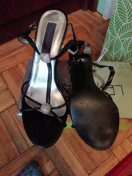 Sprzedam eleganckie sandałki