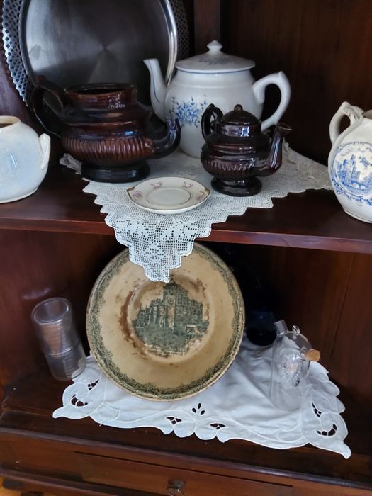 Vitrine de Canto de Madeira Maciça64739970414593121