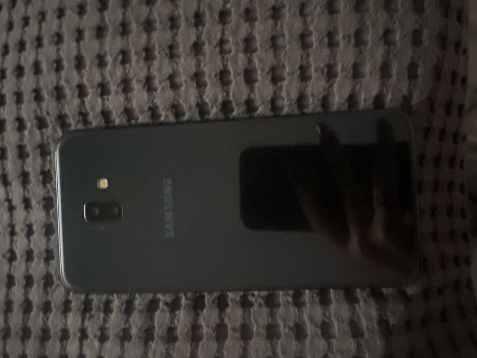 samsung galaxy J6+