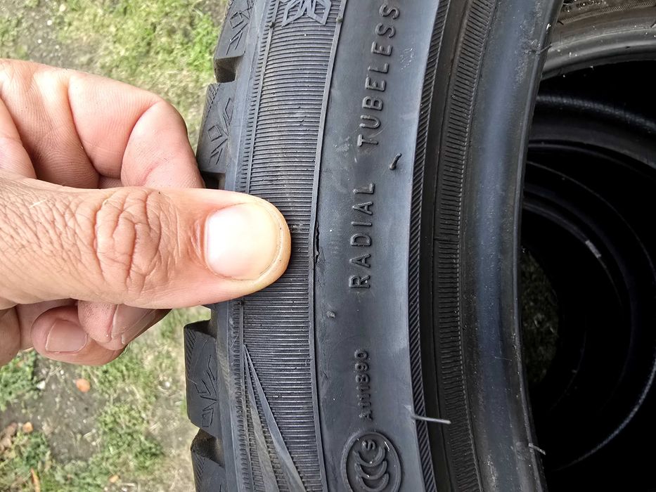 Продам комплект зимней резины Triangle 245/40 R18