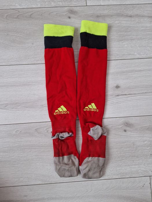 Czerwone skarpetki piłkarskie getry Adidas r 31 - 34