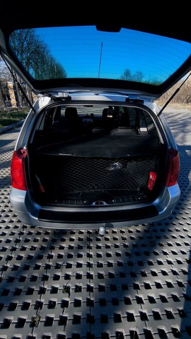 Автомобіль Peugeot