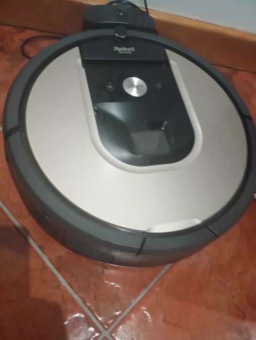 Vendo Aspirador robô iRobot Roomba 974 como novo