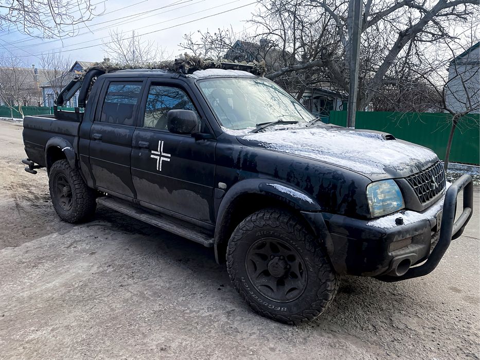 Продам Mitsubishi L200. Полный привод. По ходовой части вопросов нет. Рама целая. Машина заводится с полу оборота. Правый руль. С документами всё в порядке.
Звоните/пишите. What’sApp +38********58