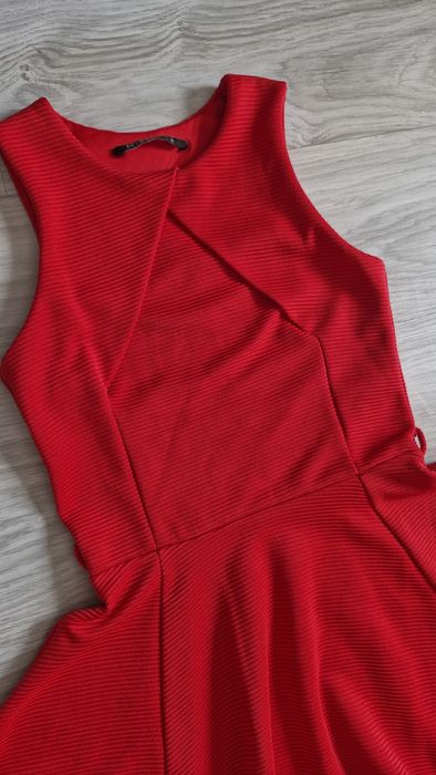 Czerwona sukienka mini rozkloszowana xs, 34