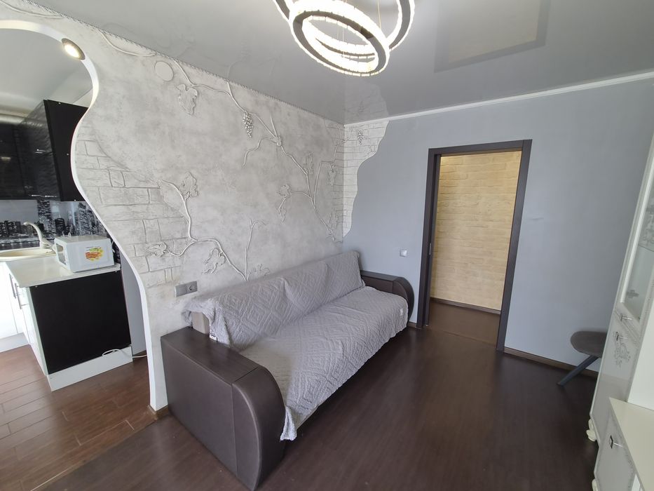 Продаж 3-х кімнатної квартири. Вулиця  Соборності 74. Парк Ювілейний.