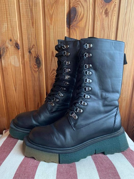 Кожаные ботинки