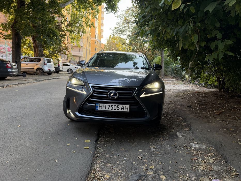 Продам Lexus NX 300h