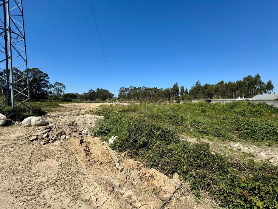 Terreno, com 16 000m², para construção de armazéns, em zona industrial de Laúndos, Póvoa de Varzim