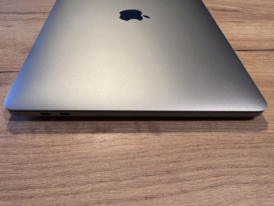 MacBook Pro 13” 2020 – i7 / 32 GB RAM / 512 GB SSD Katowice