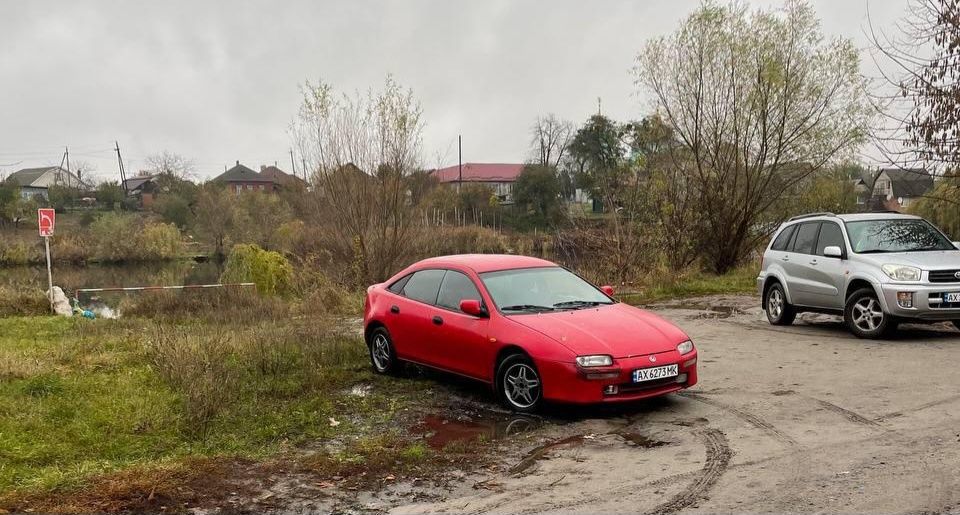 Mazda 323F  BA 1.5v16i