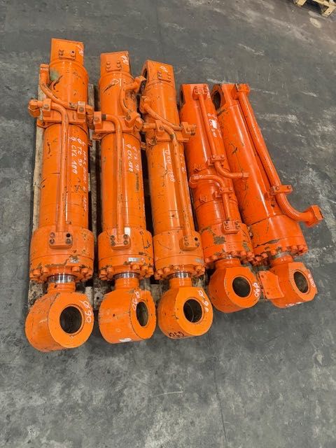 DOOSAN komplet siłowników do maszyn budowlanych