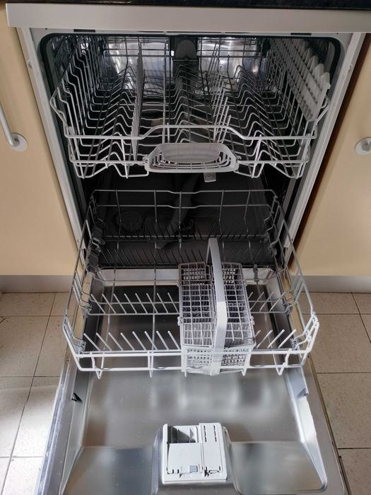 Cozinha completa com electrodomésticos - Móveis modernos