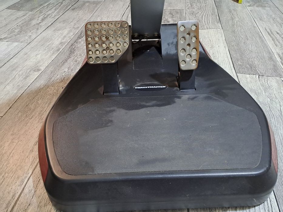 Гоночный руль Thrustmaster Ferrari Wireless GT Cockpit 430 Scuderia