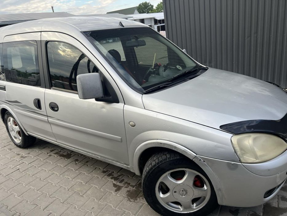 Автомобіль Opel combo 2002