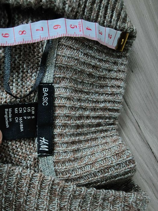 Długi sweter kardigan z kieszeniami ze złota nitka H&M s 36