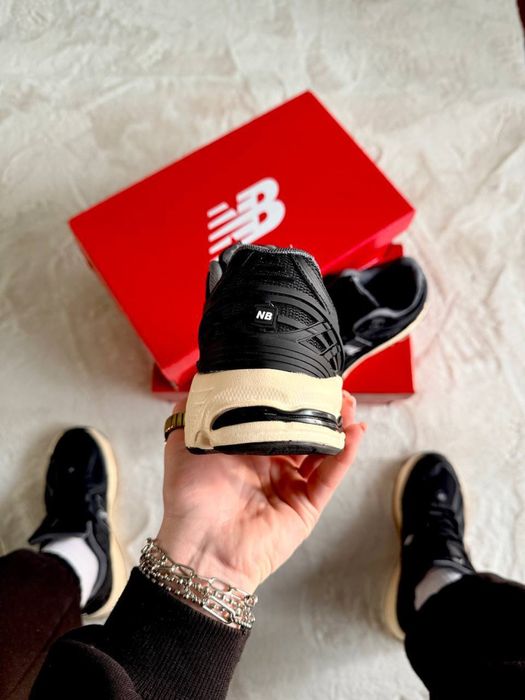 Кросівки Жіночі New Balance 1906R Black Beige