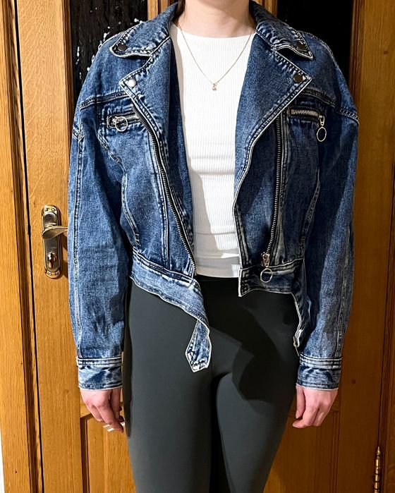 Жіноча джинсова куртка