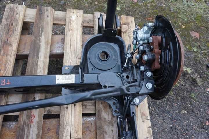 Задня балка Renault Trafic Opel Vivaro Nissan Primastar Рено Трафік