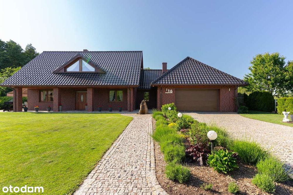 Dom Ze Stawem Otoczony Naturą