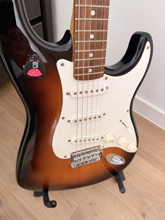 Squier Fender Stratocaster Gitara