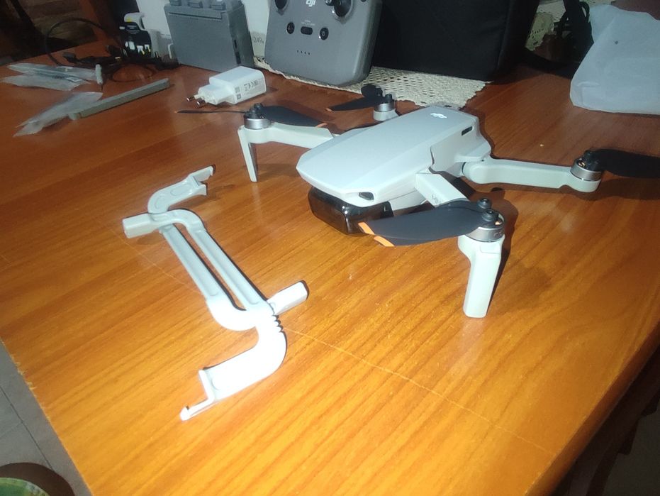 DJI Mini 2 SE Combo - Apenas 2h de Voo | 8 Ciclos Bateria