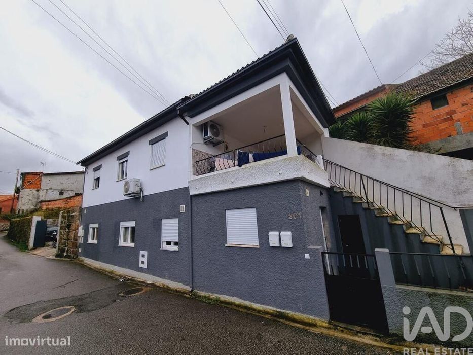 Casa / Villa T4 em Mouraz e Vila Nova da Rainha