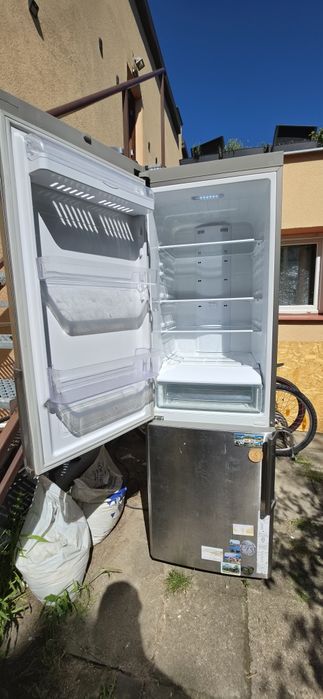 Lodówka Samsung uszkodzona