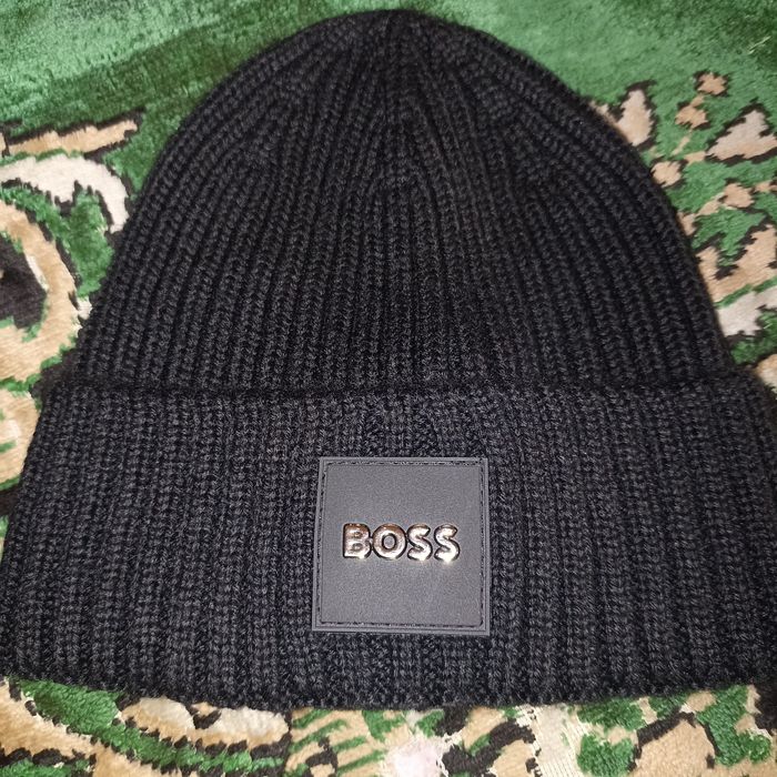 Шапка Prada,Boss