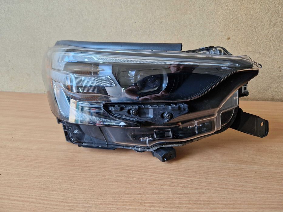 Фара права Subaru Outback bt Legacy bw b16 84002AN50A 2023 2024 2025