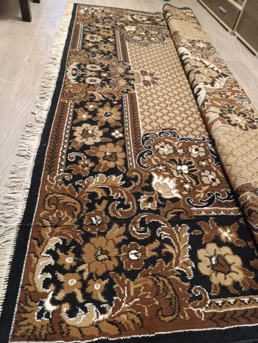 Килим вживаний в хорошому стані .САМОВИВІЗ.