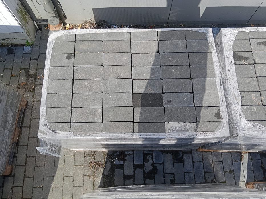 Kostka brukowa z rozbiorki mało uzywana  1500m2