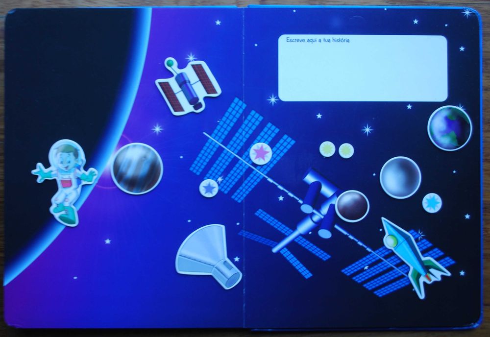Espaço - Mundo Mágico (Com 40 Peças Magnéticas)