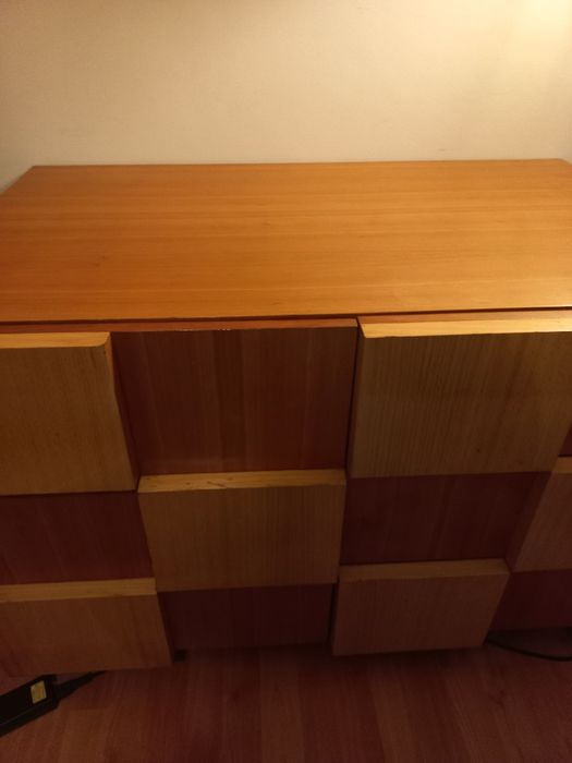 Armário de sala em madeira