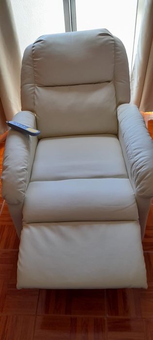Cadeirão reclinavel com massagens