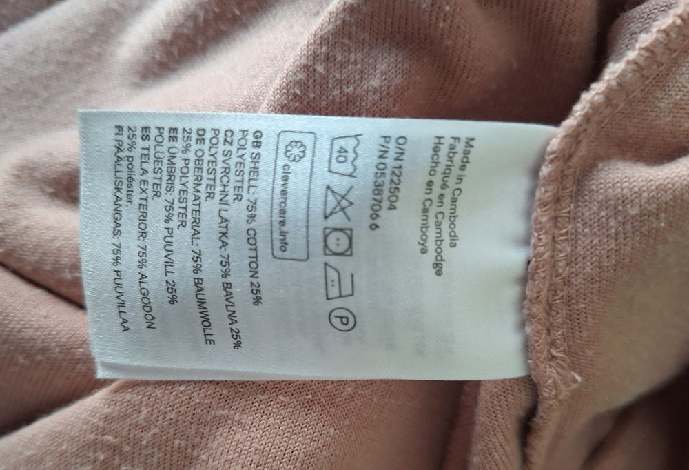 sweterek wkolorze morelowym