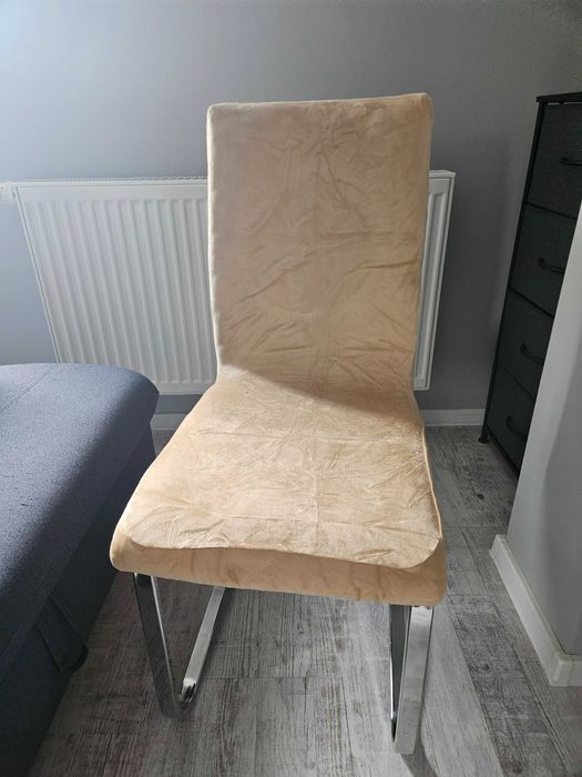 Pokrowce na krzesła miękkie welurowe beżowe 4 sztuki komplet