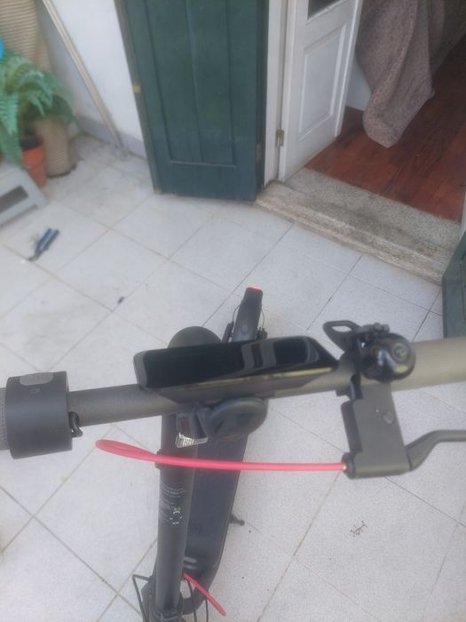 Trotinete navee v25